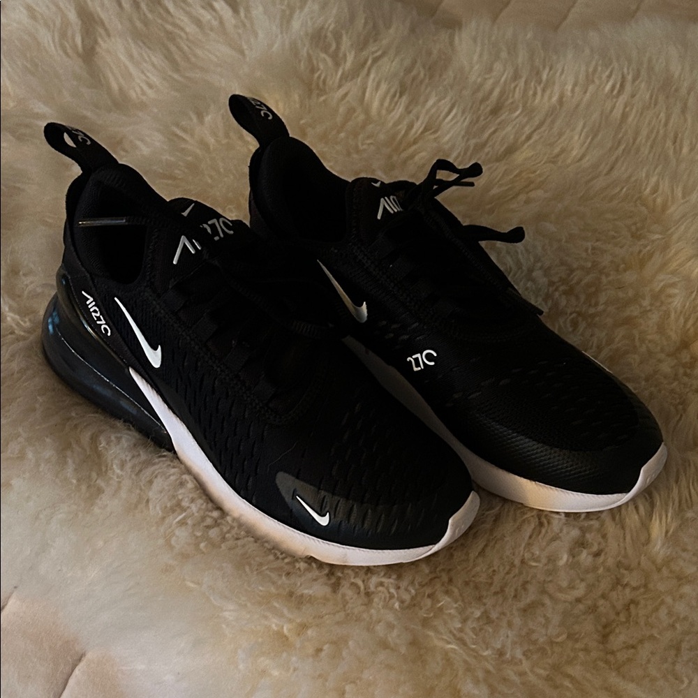 NEW, Never Been Worn Nike Air Max 270 Black and White Athletic Shoes